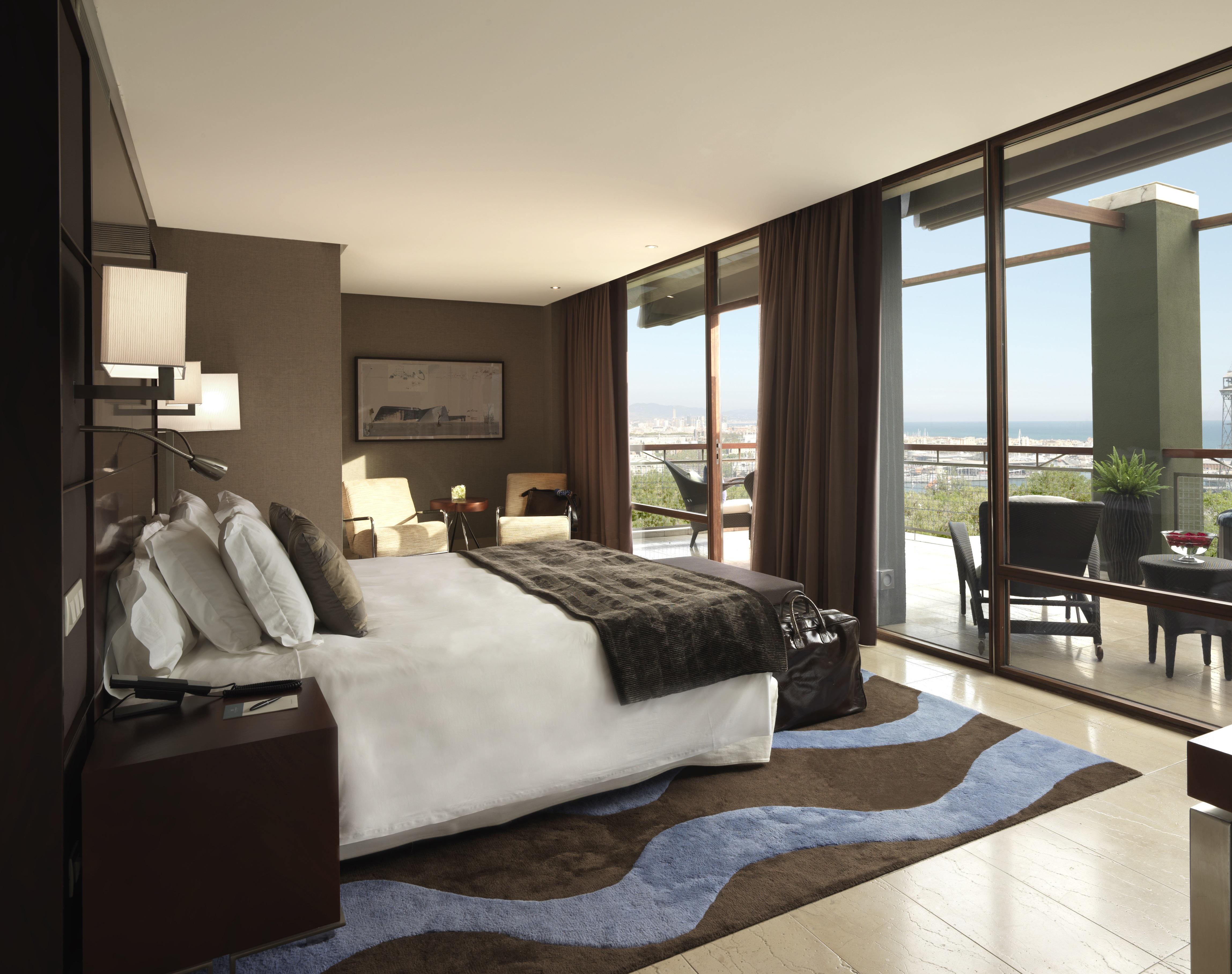 โรงแรมมิรามาร์ บาร์เซโลนา จีแอล ภายนอก รูปภาพ A bedroom at the Ritz-Carlton, Maldives