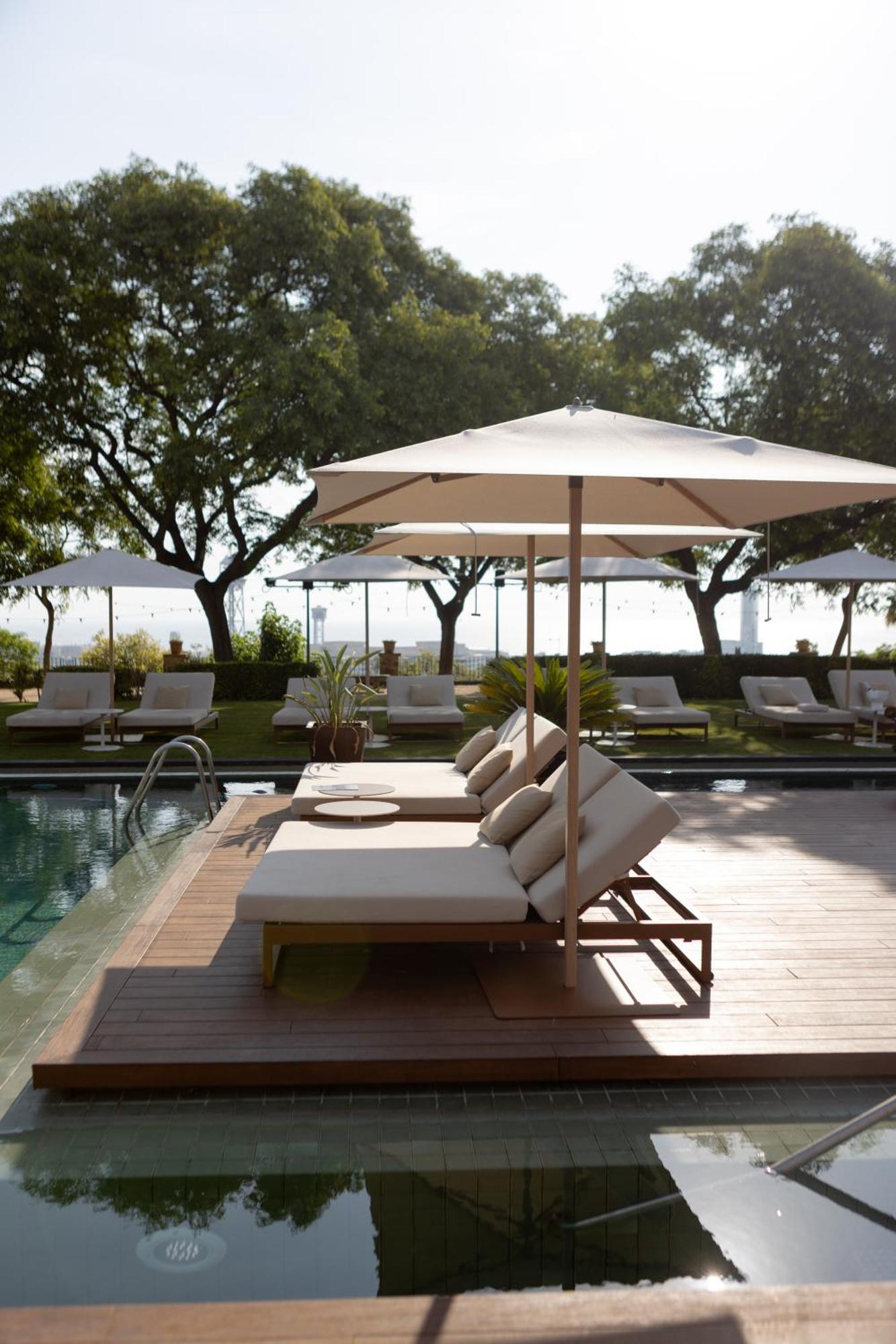 โรงแรมมิรามาร์ บาร์เซโลนา จีแอล ภายนอก รูปภาพ The pool at the Mandarin Oriental, Barcelona