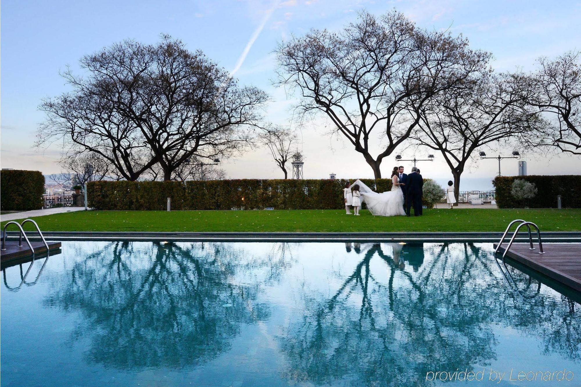 โรงแรมมิรามาร์ บาร์เซโลนา จีแอล ภายนอก รูปภาพ The pool at the Beverly Hills Hotel