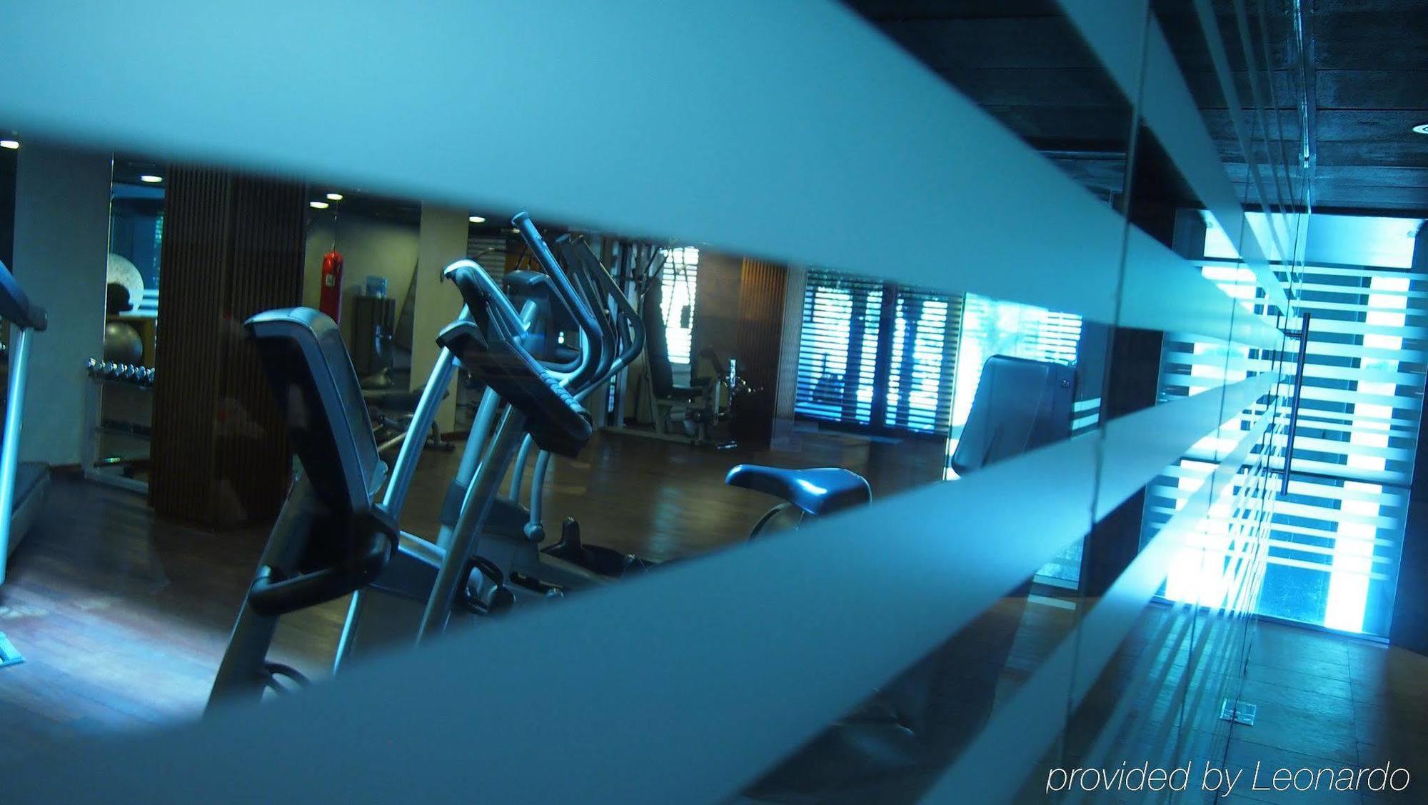 โรงแรมมิรามาร์ บาร์เซโลนา จีแอล ภายนอก รูปภาพ The gym at the Crowne Plaza Hotel, Dublin Airport