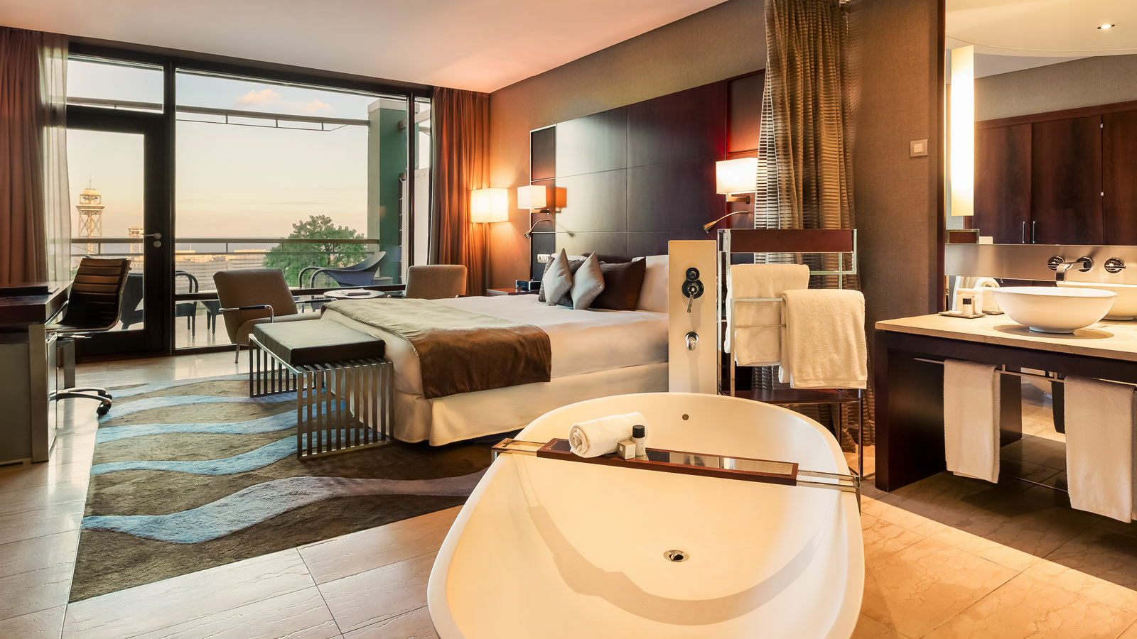 โรงแรมมิรามาร์ บาร์เซโลนา จีแอล ภายนอก รูปภาพ A suite at the hotel