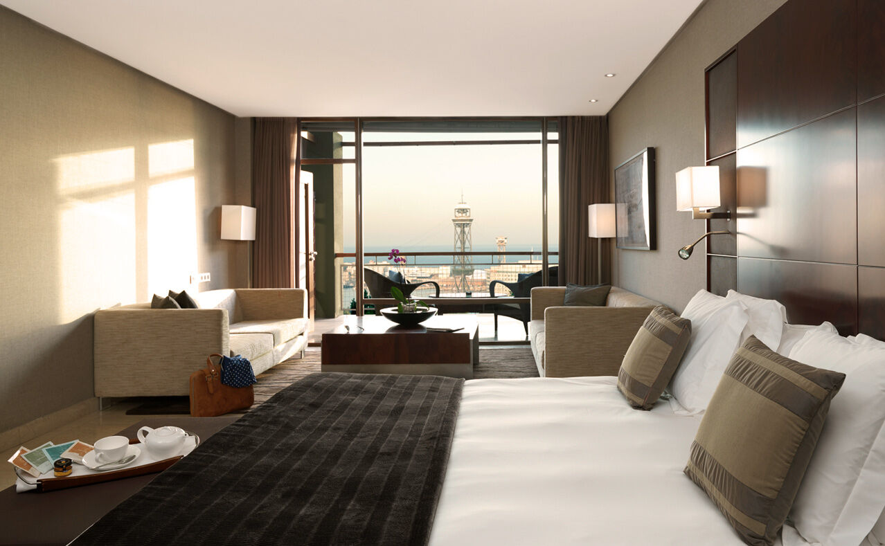 โรงแรมมิรามาร์ บาร์เซโลนา จีแอล ภายนอก รูปภาพ A room at the hotel