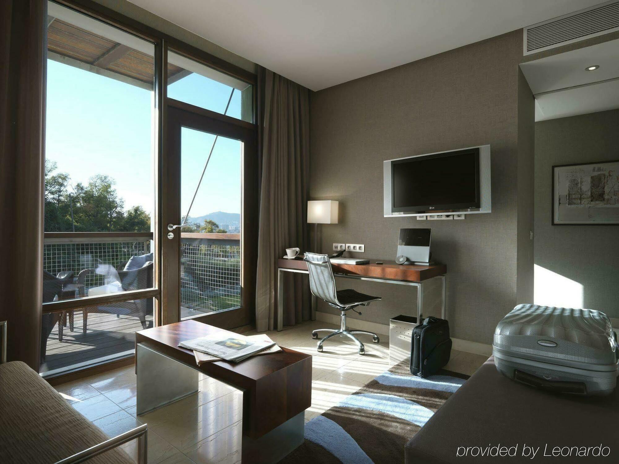 โรงแรมมิรามาร์ บาร์เซโลนา จีแอล ห้อง รูปภาพ A typical room at Leonardo Hotel Berlin